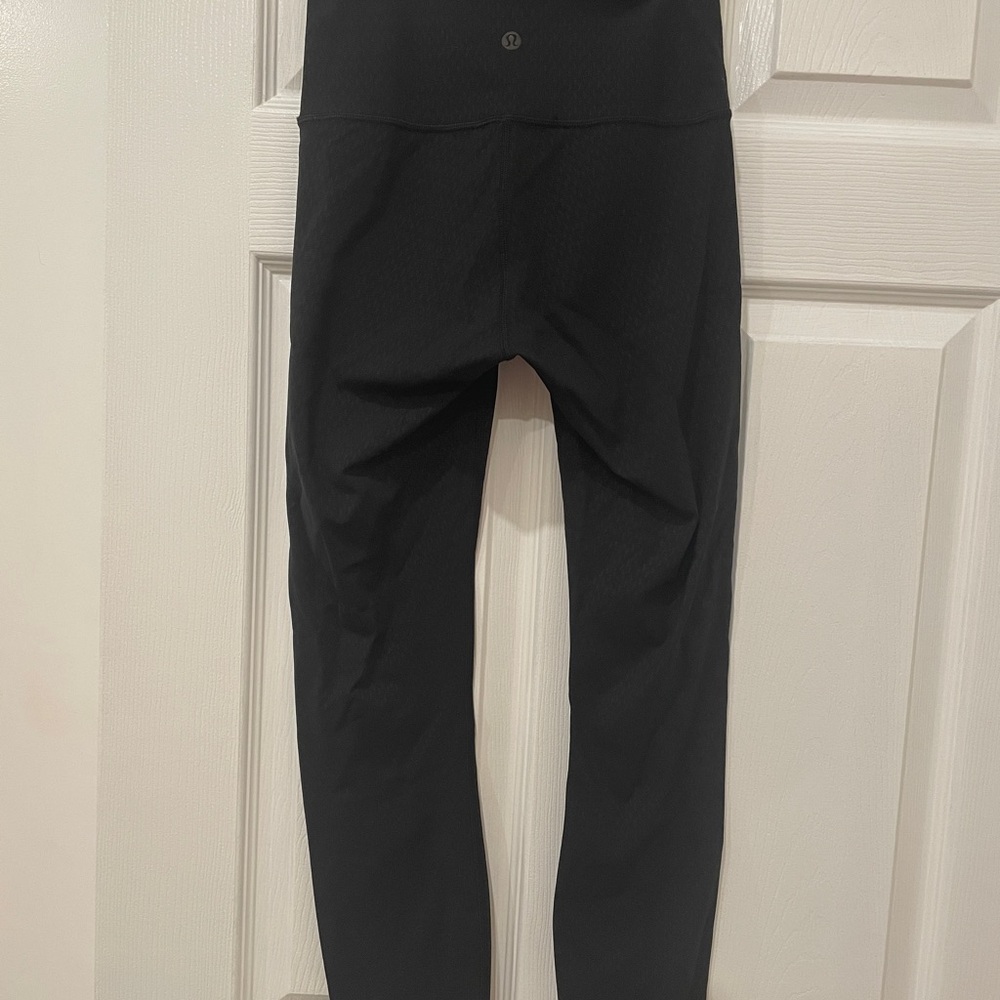 Wonder Under Lululemon Leggings 25”